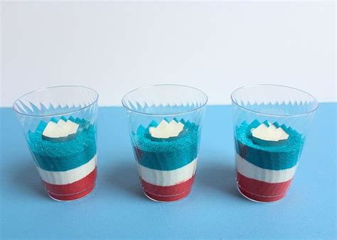 10 Patriotic 4th Of July Table Decor Ideas For A Successful Party Chalk Paint Mason Jars, Diy ...