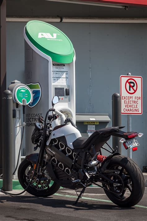 Hybrid / Electric Car Charging Station | Electric vehicle charging ...