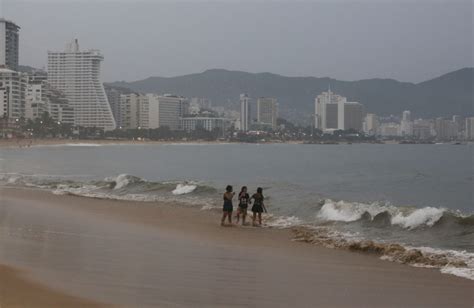 Hurricane Otis weakens over southern Mexico after battering Acapulco as ...