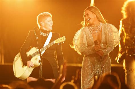 CMA Awards 2016: Beyonce & Dixie Chicks' 'Daddy Lessons' Draws Twitter Reaction | Billboard