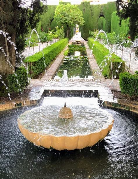 History of the Alhambra's Paradisal Gardens and Courtyards - Lions in ...