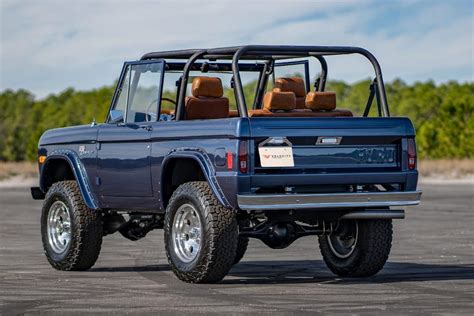 1977 Early Ford Bronco | Ford bronco, Lifted ford trucks, Ford trucks