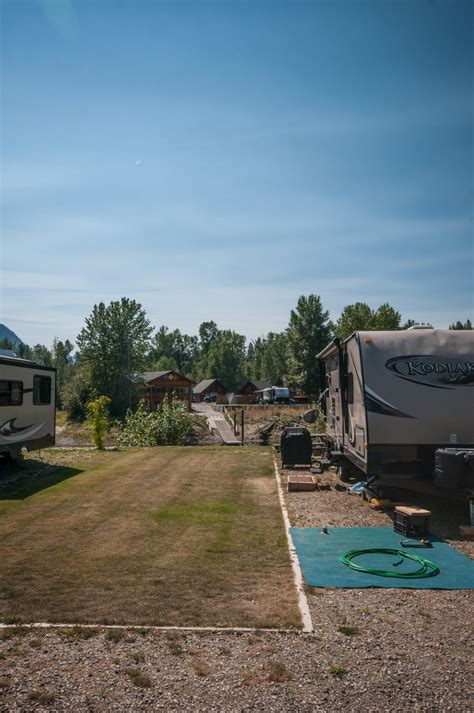 Best Waterfront RV Resort In BC | Cottonwood Cove RV Resort