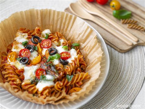 Baked Pasta with Fresh Mozzarella Recipe | NoobCook.com