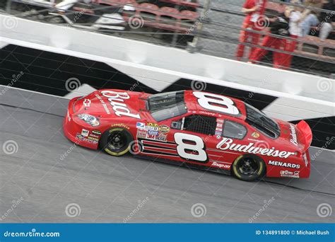 2007 Daytona 500 Qualifying Editorial Image - Image of racing, winstoncup: 134891800