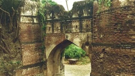 Parola Fort | पारोळा किल्ला | SPOT HUNTER