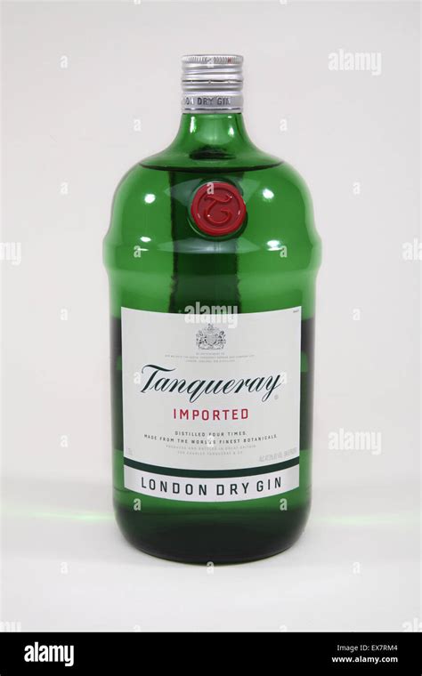 Tanqueray Gin Bottle Stock Photo - Alamy