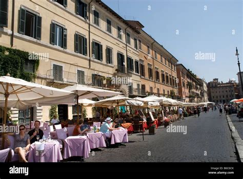 Street Restaurants in the Piazza Navona, Rome Stock Photo - Alamy