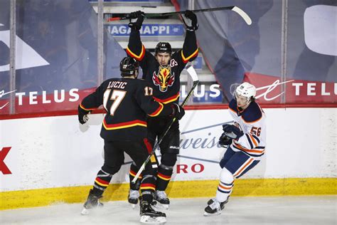 Mikael Backlund helps Flames top Oilers 6-4