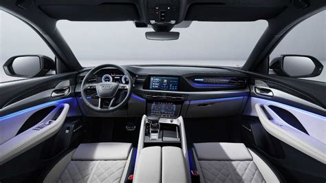 2025 Audi Q9 SUV Interior - Power Speeds