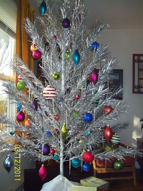 Tinselmania: 221 vintage aluminum Christmas trees