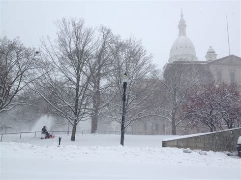 Lansing and East Lansing officials update snow emergency | WKAR