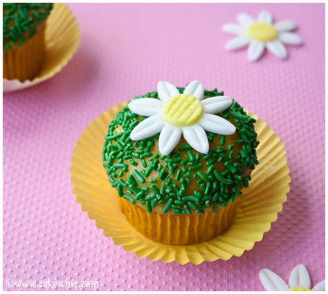 Daisy cupcakes – Tip Junkie