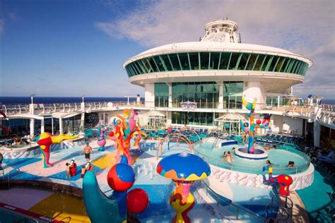 Los 8 cruceros más grandes del mundo | Freedom of the seas, Carnival ...