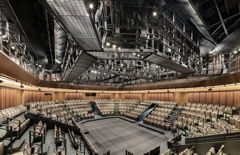 Steppenwolf Theatre Unveils 50,000-Square-Foot Theater And Education Center