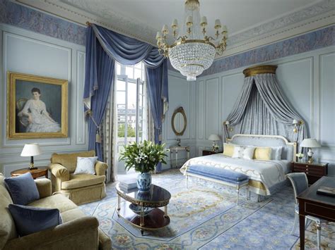 Luksusowe hotele z widokiem na wieżę Eiffla - Zwiedzamy Paryż