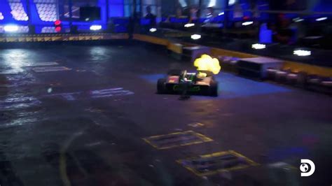 BattleBots 2019 Tombstone vs Sawblaze - YouTube