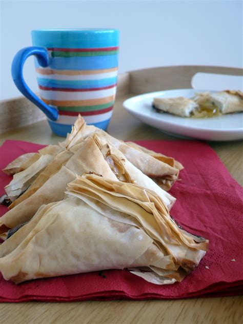 Phyllo Dough Desserts / Phyllo Cup Dessert Recipe - The Love Nerds - Sprinkle with 1/4 teaspoon ...