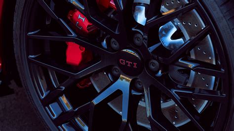 2023 Volkswagen Golf GTI and Golf R: Choosing the Right Trim - Autotrader