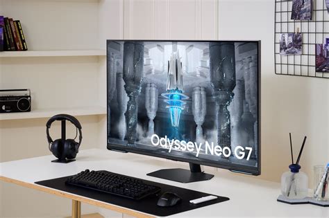 Der 43-Zoll-Gaming-Monitor Odyssey Neo G7 4K von Samsung ist ab sofort ...