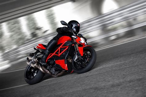 DUCATI Streetfighter 848 (2013-2014) Specs, Performance & Photos ...