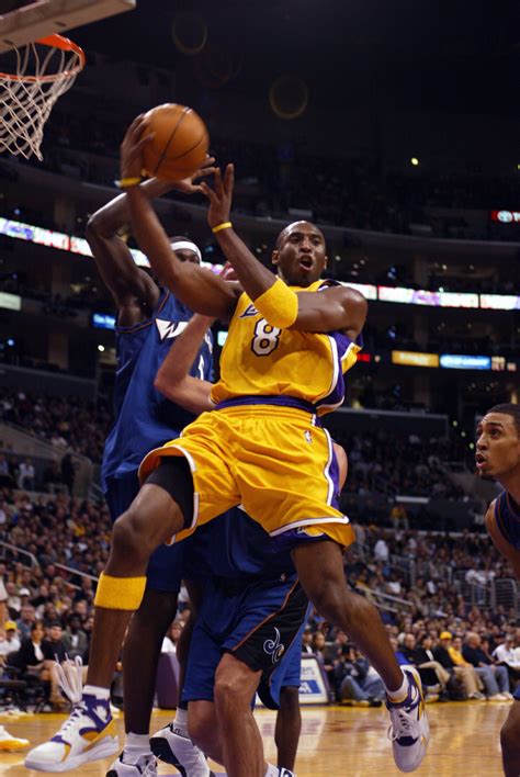 Los Angeles Lakers play the Washington Wizards at the Staples Center