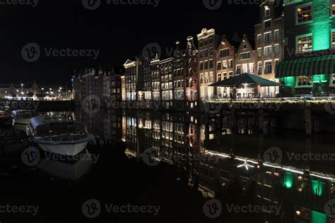 amsterdam canal at night view 17361036 Stock Photo at Vecteezy