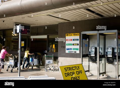 Manchester Airport Terminal 3 entrance arrivals Stock Photo, Royalty ...