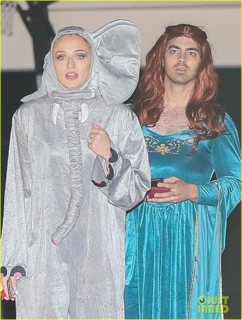 Photo: joe jonas sophie turner game of thrones halloween 08 | Photo 4171653 | Just Jared