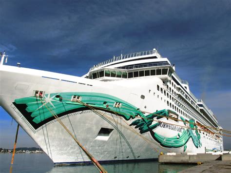 Norwegian Jade - description, photos, position, cruise deals