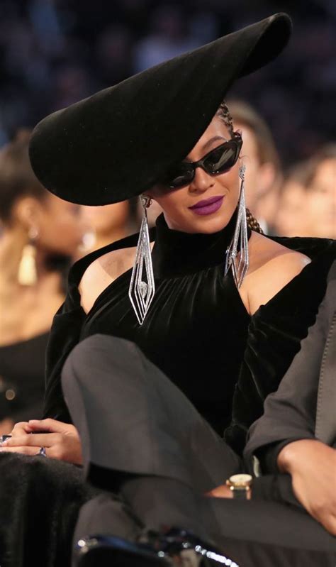 Beyoncé's Best Grammys Fashion: Photos