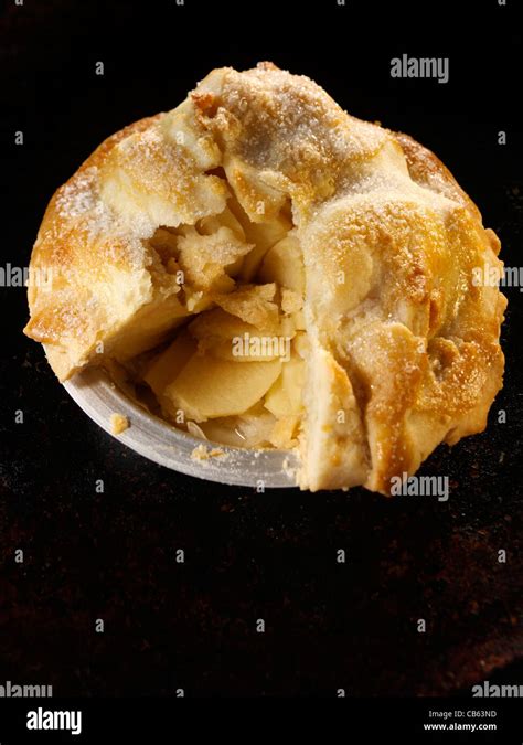 Whole freeform apple pie dessert hi-res stock photography and images - Alamy