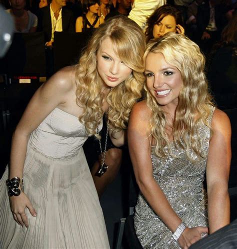 Britney Spears & Taylor Swift Could Perform Super Bowl 50 Halftime Show Together | Swifties Amino