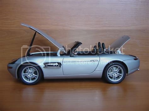 BMW Z8 "James Bond" [2000][AUTOart]