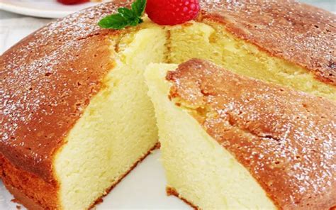 Gâteau au yaourt ultra moelleux et facile – Toutes Recettes