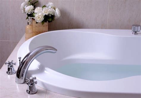 Bathtub Faucet Types: Which is Best for You? - Bathtubber