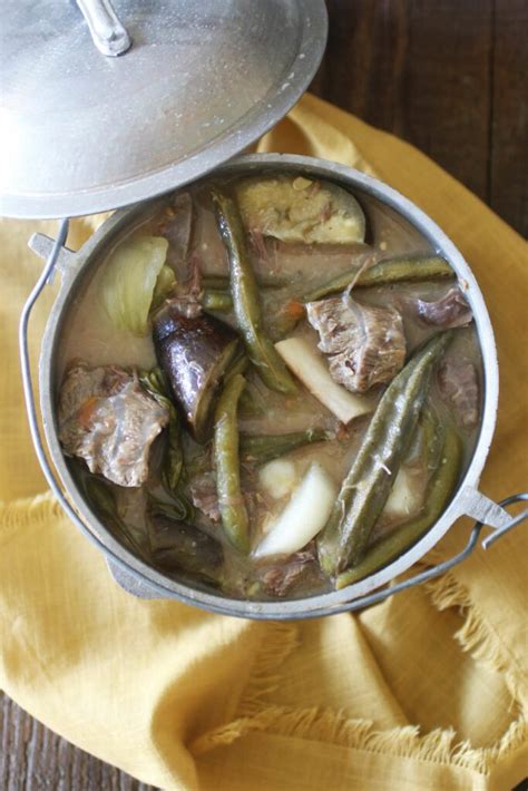 Sinigang - Traditional Filipino Recipe | 196 flavors