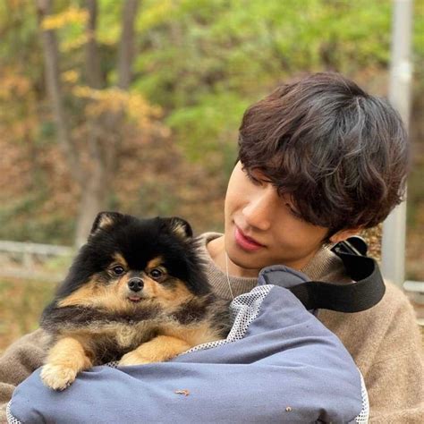 Bts With Yeontan : V's Dog Yeontan Just Made His Singing Debut...sort ...