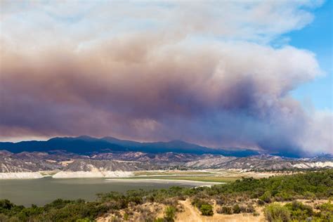 Rey fire viewed from near Lake Cachuma | Glenn Beltz | Flickr