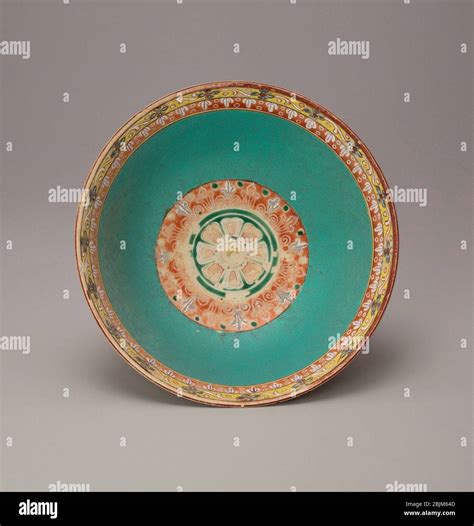Bencharong (Five-Colored) Ware Bowl - 19th century - Thailand (Chinese export). White porcelain ...