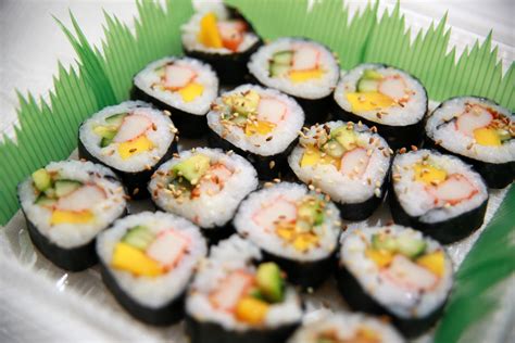 How to Make a Maki Sushi: 7 Steps (with Pictures) - wikiHow