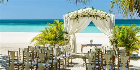 Couples Swept Away ️ Destination Weddings - Destify