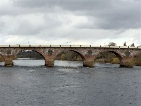 Perth Bridge over the River Tay © John H Darch :: Geograph Britain and Ireland