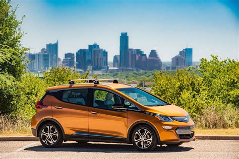 2018 Chevrolet Bolt EV: minimal changes, same range and price