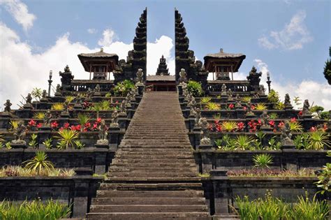 Tempio Madre di Besakih, vetta sacra dell'isola di Bali - Vacanze a Bali