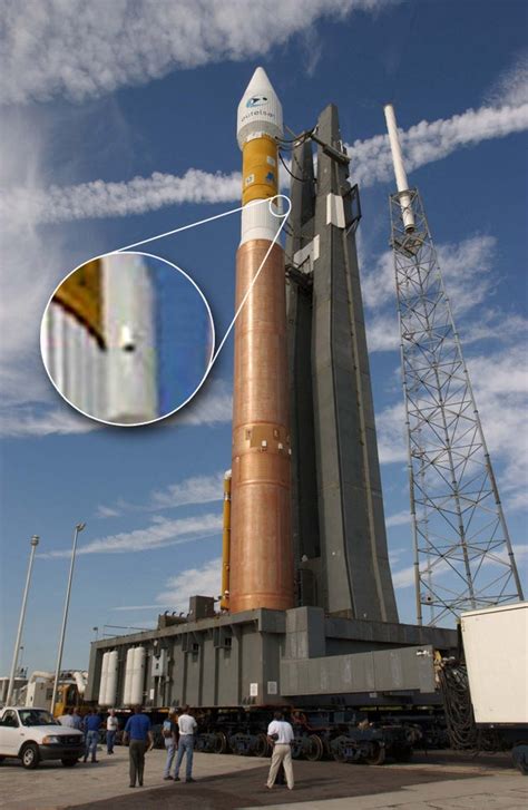 The First Launch Of An Atlas V Rocket [PIC] : pics