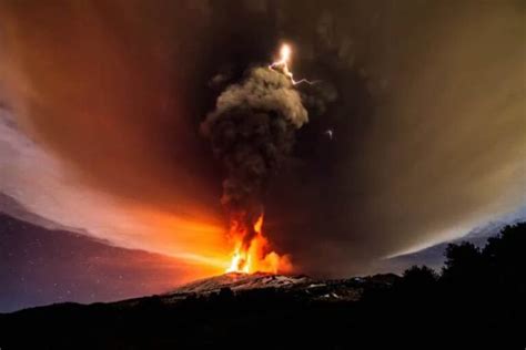 Insane Mount Etna Volcano eruption on December 3 2015 in pictures and video - Strange Sounds