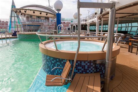 Pool Deck on Royal Caribbean Voyager of the Seas Cruise Ship - Cruise ...