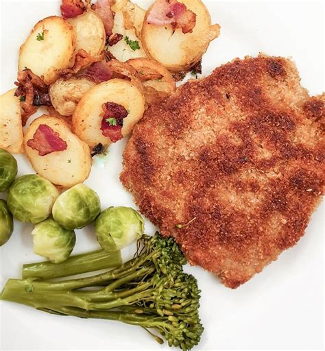 Crispy crumbed beef schnitzels - Foodle Club