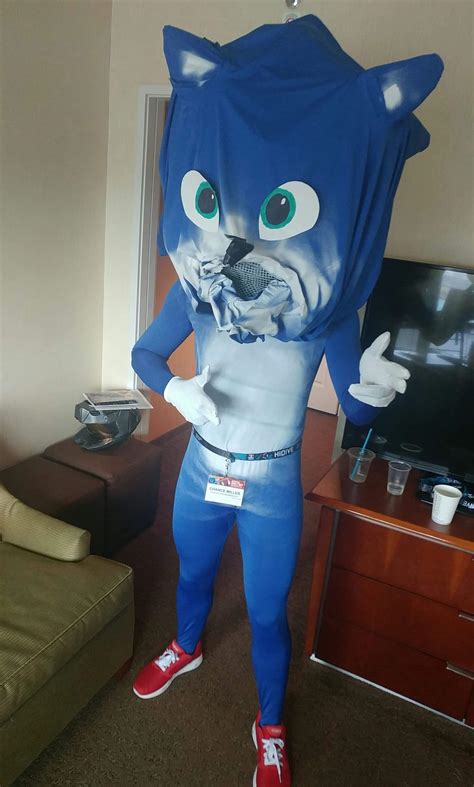 My movie-version Sonic cosplay but I ran out of time and materials and just went with it : r ...